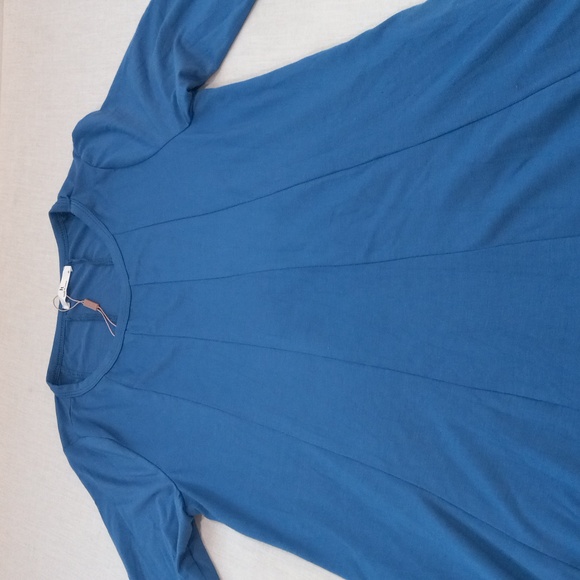 Women's Dress - Picture 3 of 12